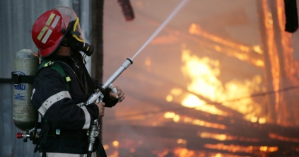 Egy melléképület, egy tonna tűzifa, 300 kg széna is lángok martalékává vált Nagygalambfalván